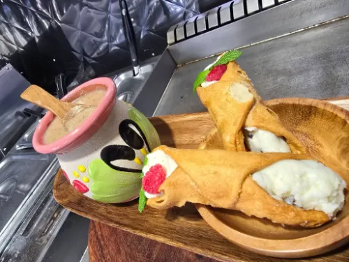 Albuquerque-food-trucks-La-Catrina-treat