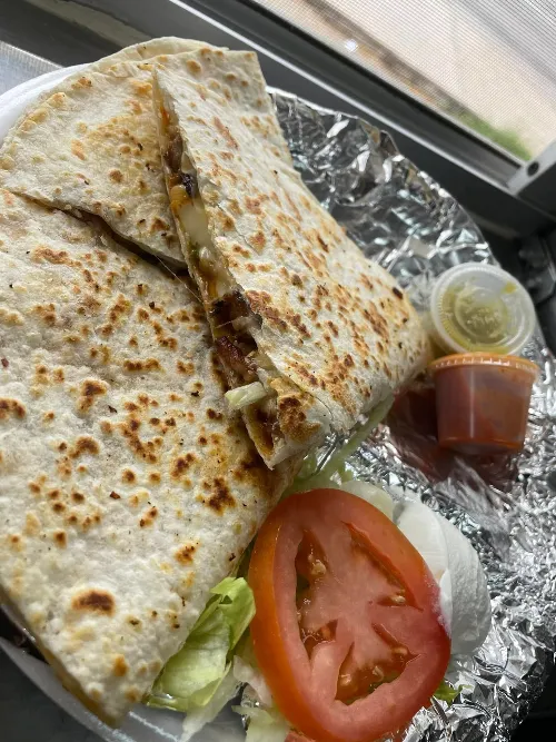 ruidoso-downs-food-trucks-quesidias